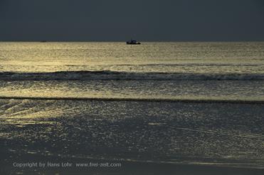 01 Mobor-Beach_and_Cavelossim-Beach,_Goa_DSC6393_b_H600
